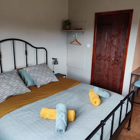 Casa Do Cabeco Alombada Homestay