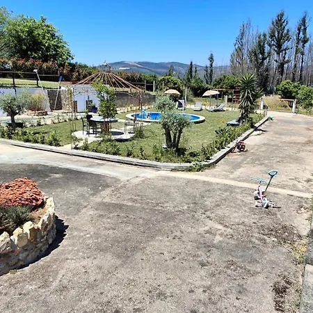 Rum i privatbostad Casa Do Cabeco Alombada